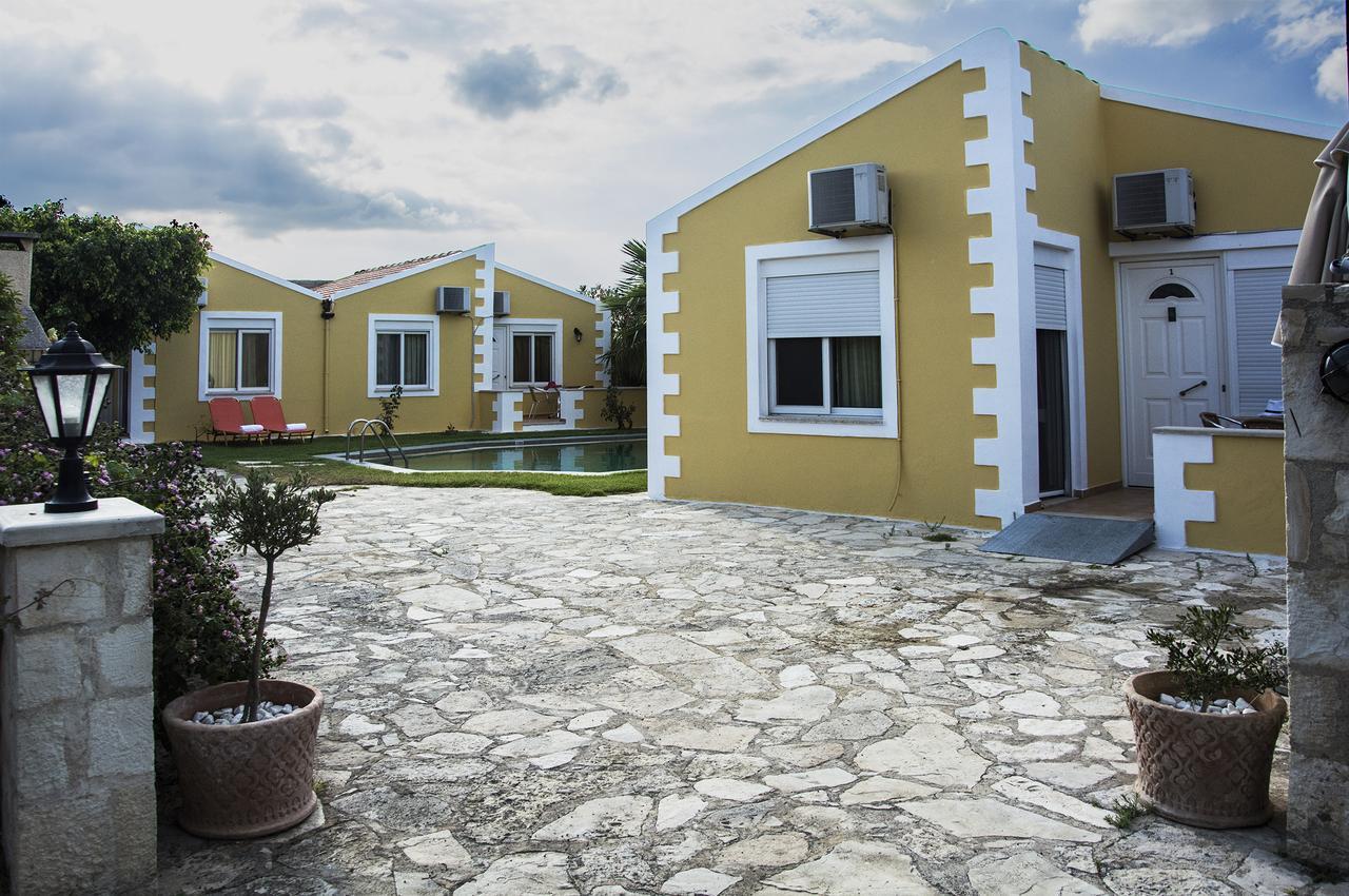 Apartment Plakalona Exopoli